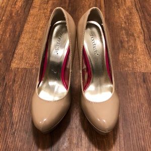 Shoedazzle Nude Pump